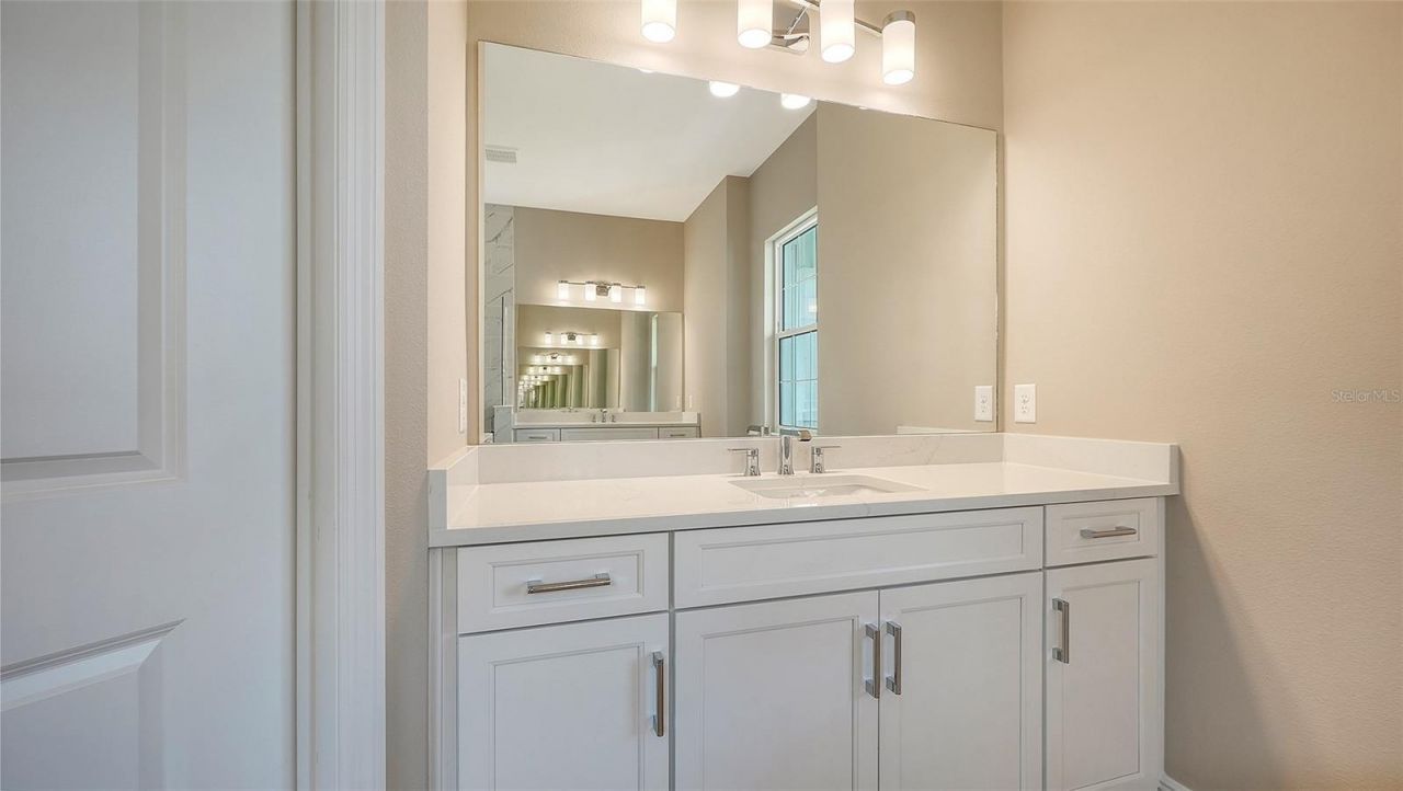 6336 Lake Woodruff Court, Sarasota, FL 34241 Photo