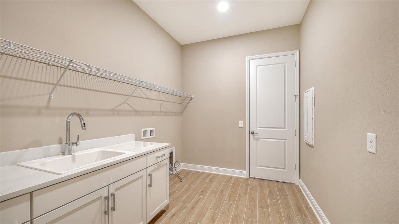 6336 Lake Woodruff Court, Sarasota, FL 34241 Photo