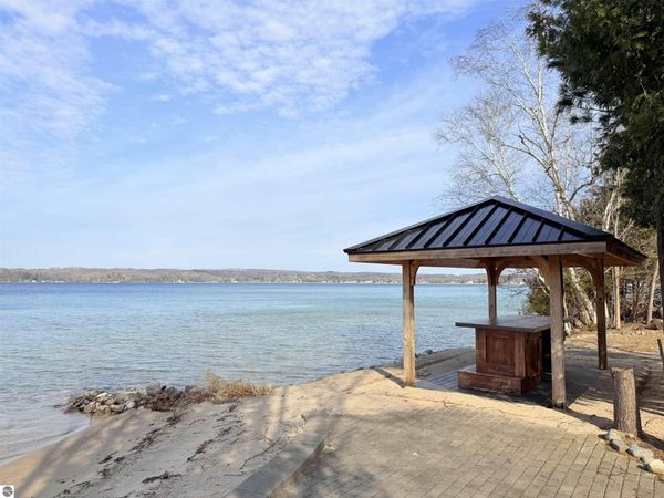 6019 Crystal Avenue, Beulah, MI 49617