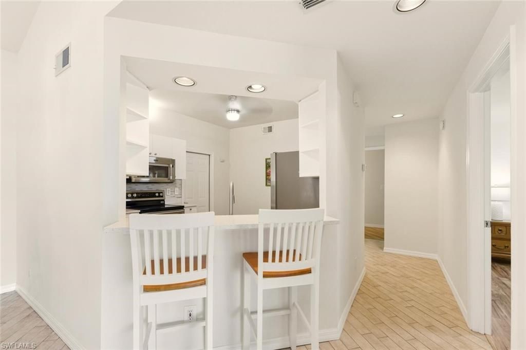 636 Windsor Sq, Unit 102, Naples, FL 34104 Photo