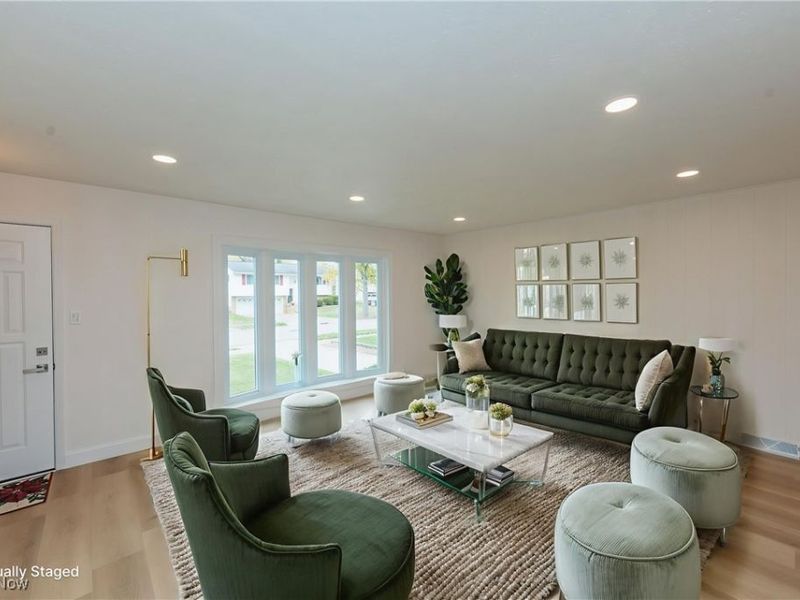 11183 Johnson Drive, Parma, OH 44130 Photo 2