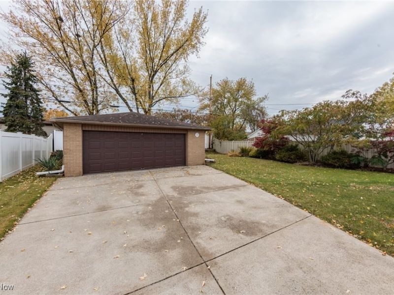 11183 Johnson Drive, Parma, OH 44130 Photo 21