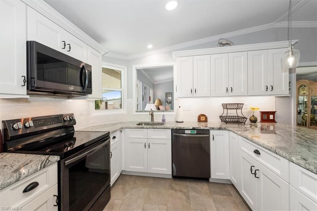102 Elise Dr, Fort Myers, FL 33908 Photo