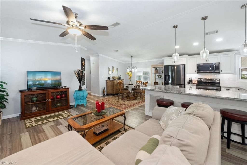 102 Elise Dr, Fort Myers, FL 33908 Photo