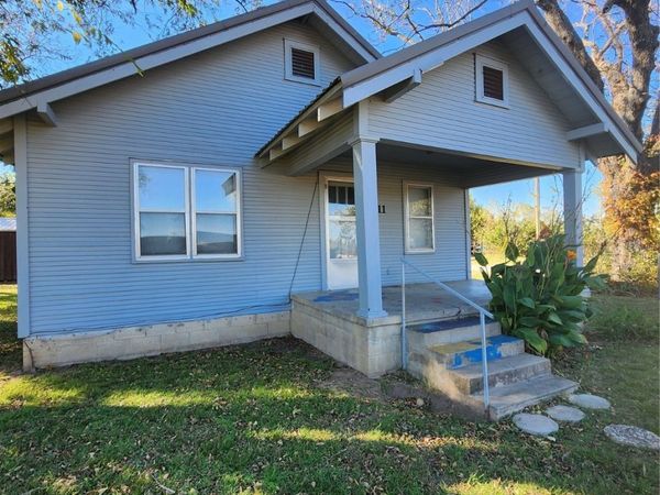 611 N 7th Avenue, Madill, OK 73446