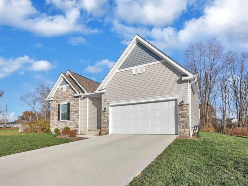 5634 Shagbark Place, Groveport, OH 43125 Photo 2