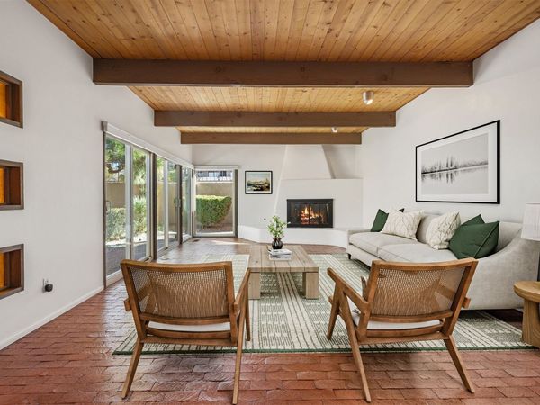 225 Amherst Drive SE, Albuquerque, NM 87106