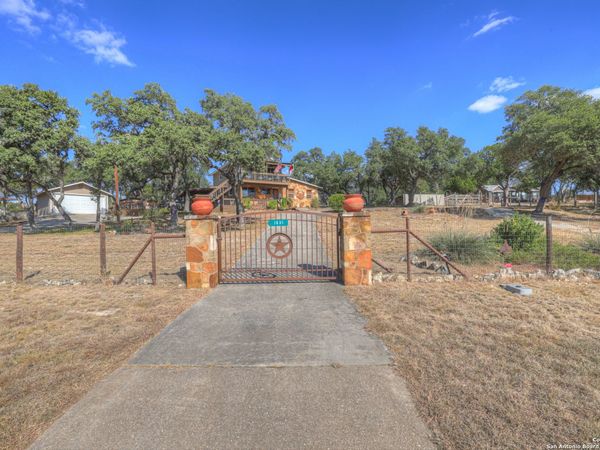 1631 Cattail, Canyon Lake, TX 78133