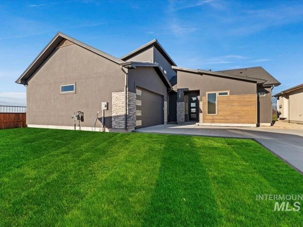 11281 S Corballis Ln, Kuna, ID 83634