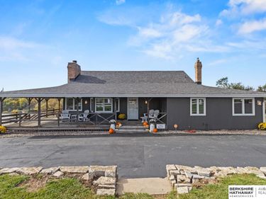 10104 N 48th Street, Omaha, NE 68152