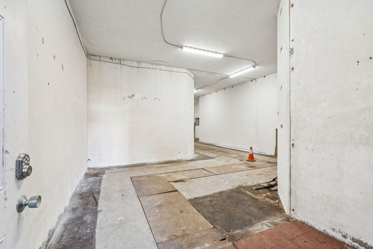 3019 Ion Avenue Photo 10