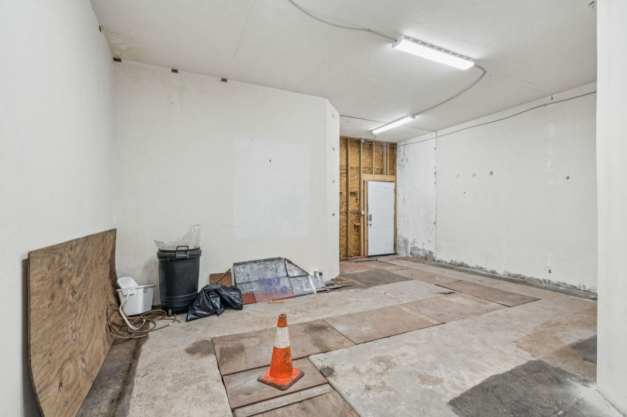 3019 Ion Avenue Photo 11