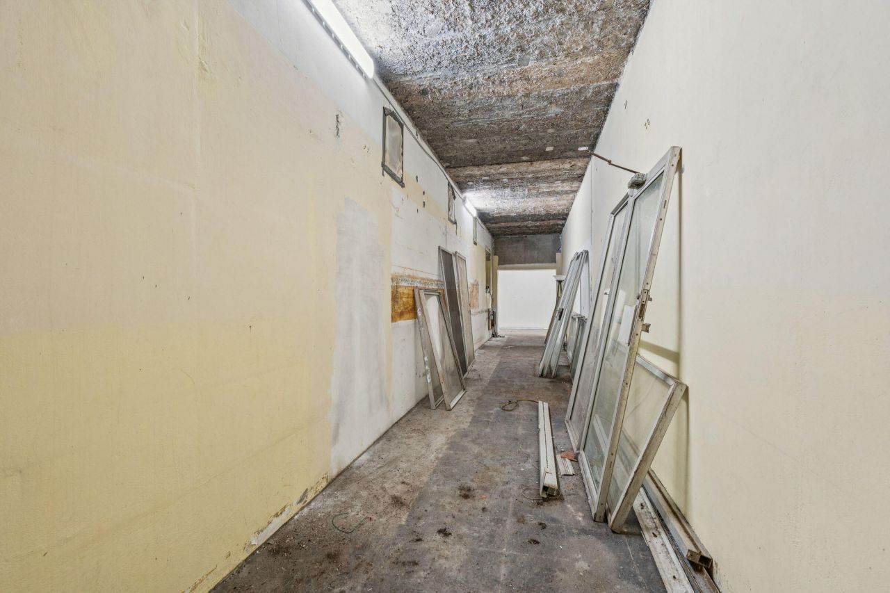 3019 Ion Avenue Photo 14