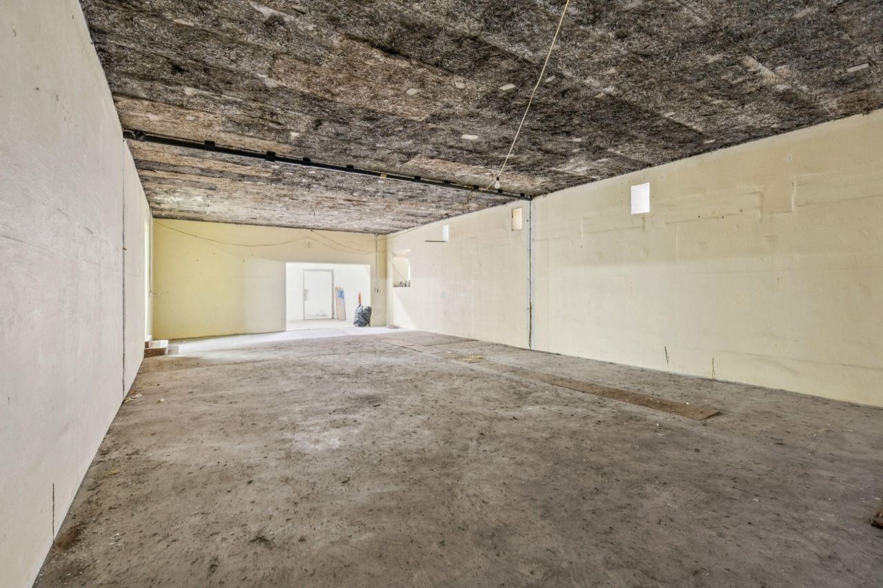 3019 Ion Avenue Photo 20