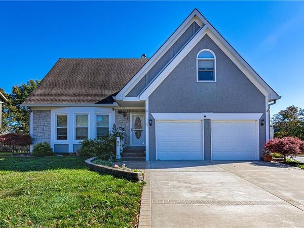 205 Johnston Parkway, Raymore, MO 64083