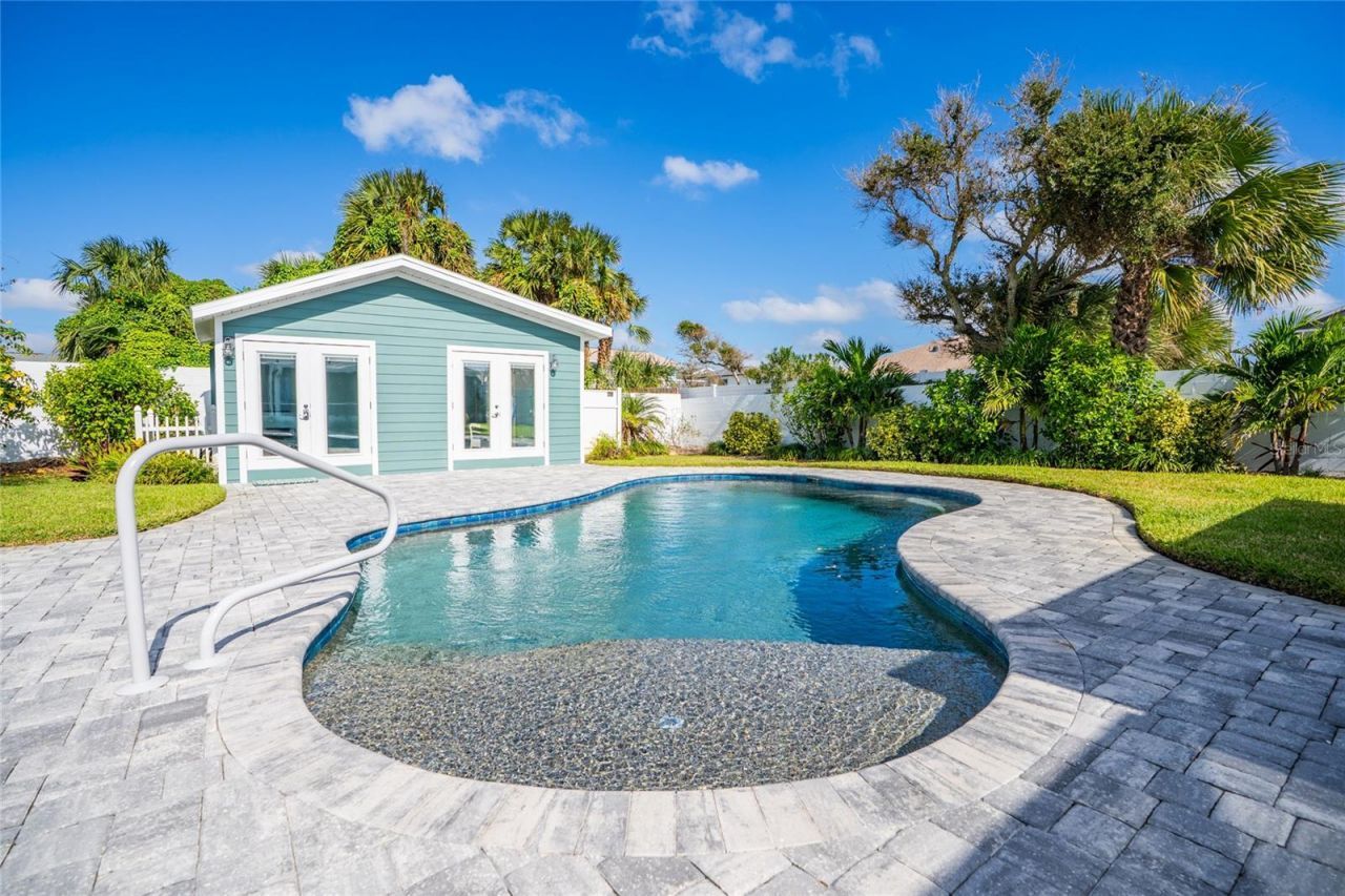 838 E 17th Avenue, New Smyrna Beach, FL 32169 Photo