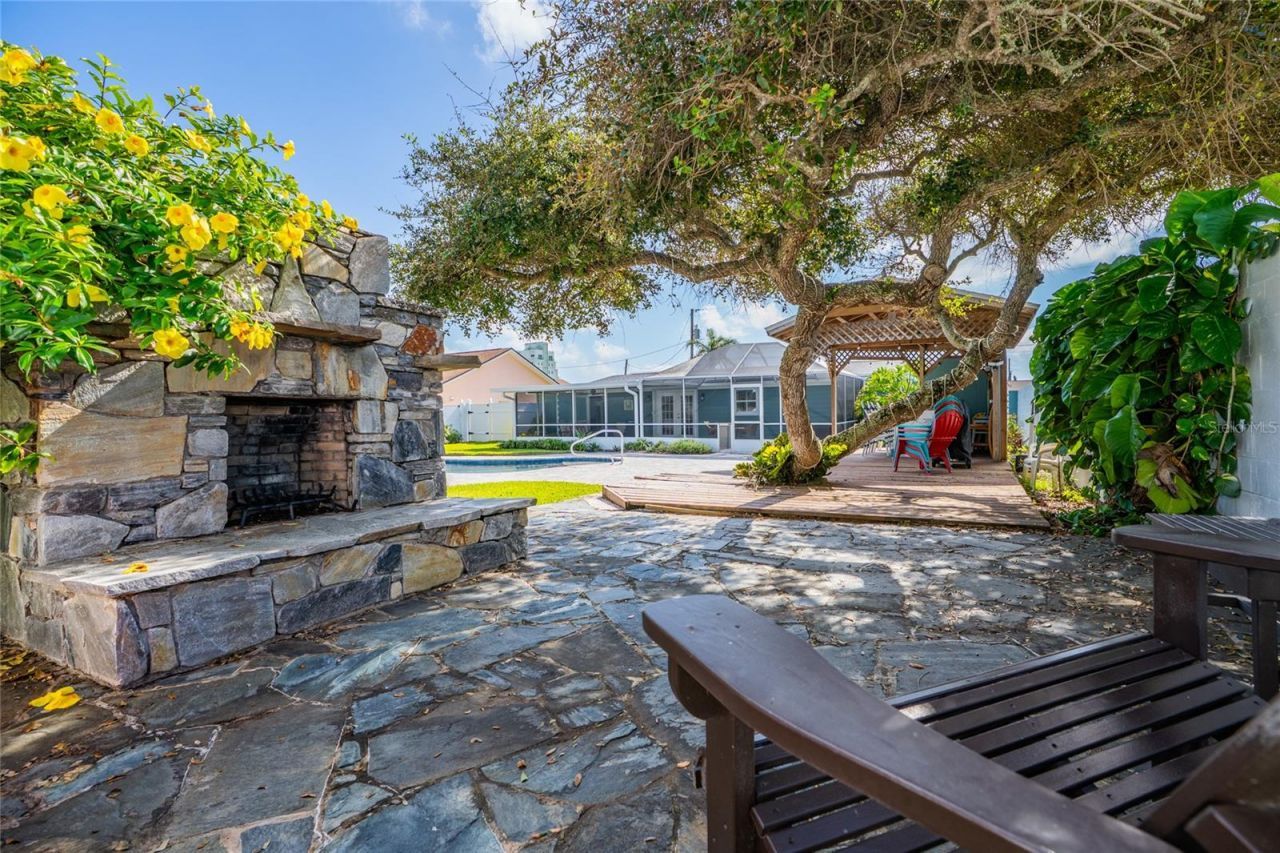 838 E 17th Avenue, New Smyrna Beach, FL 32169 Photo