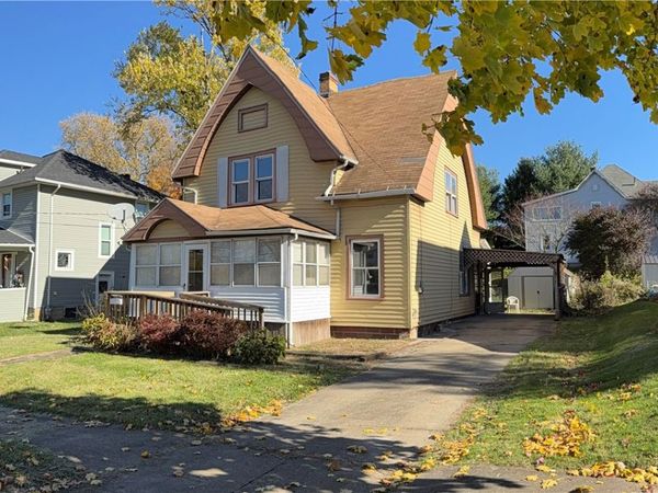 133 S 7th St, Sharpsville, PA 16150