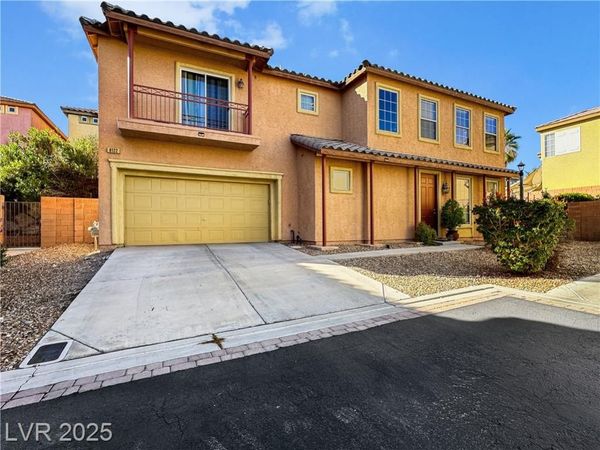 8122 Retriever Avenue, Las Vegas, NV 89147