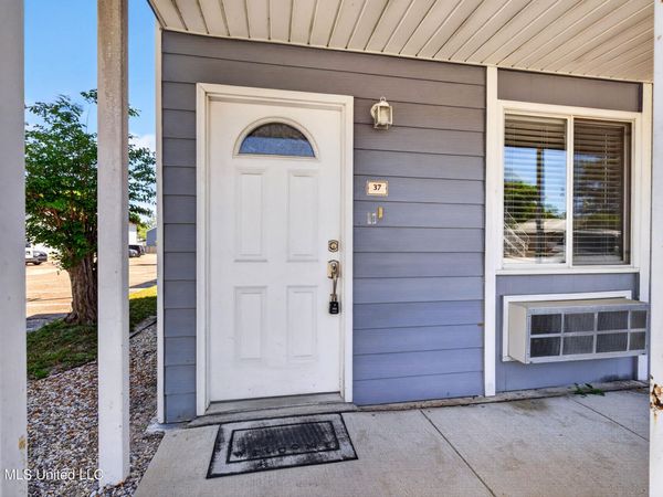 1664 Beach Boulevard, Biloxi, MS 39531
