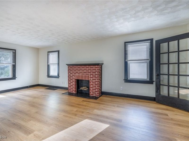 849 Glenn Street, Akron, OH 44320 Photo 3