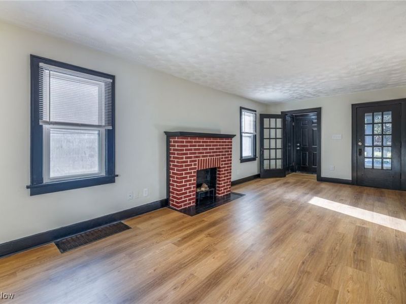 849 Glenn Street, Akron, OH 44320 Photo 4