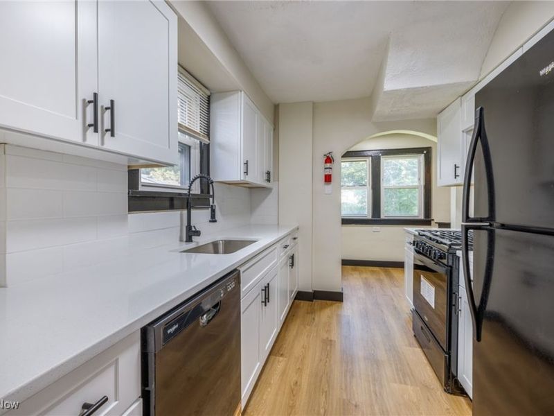 849 Glenn Street, Akron, OH 44320 Photo 8