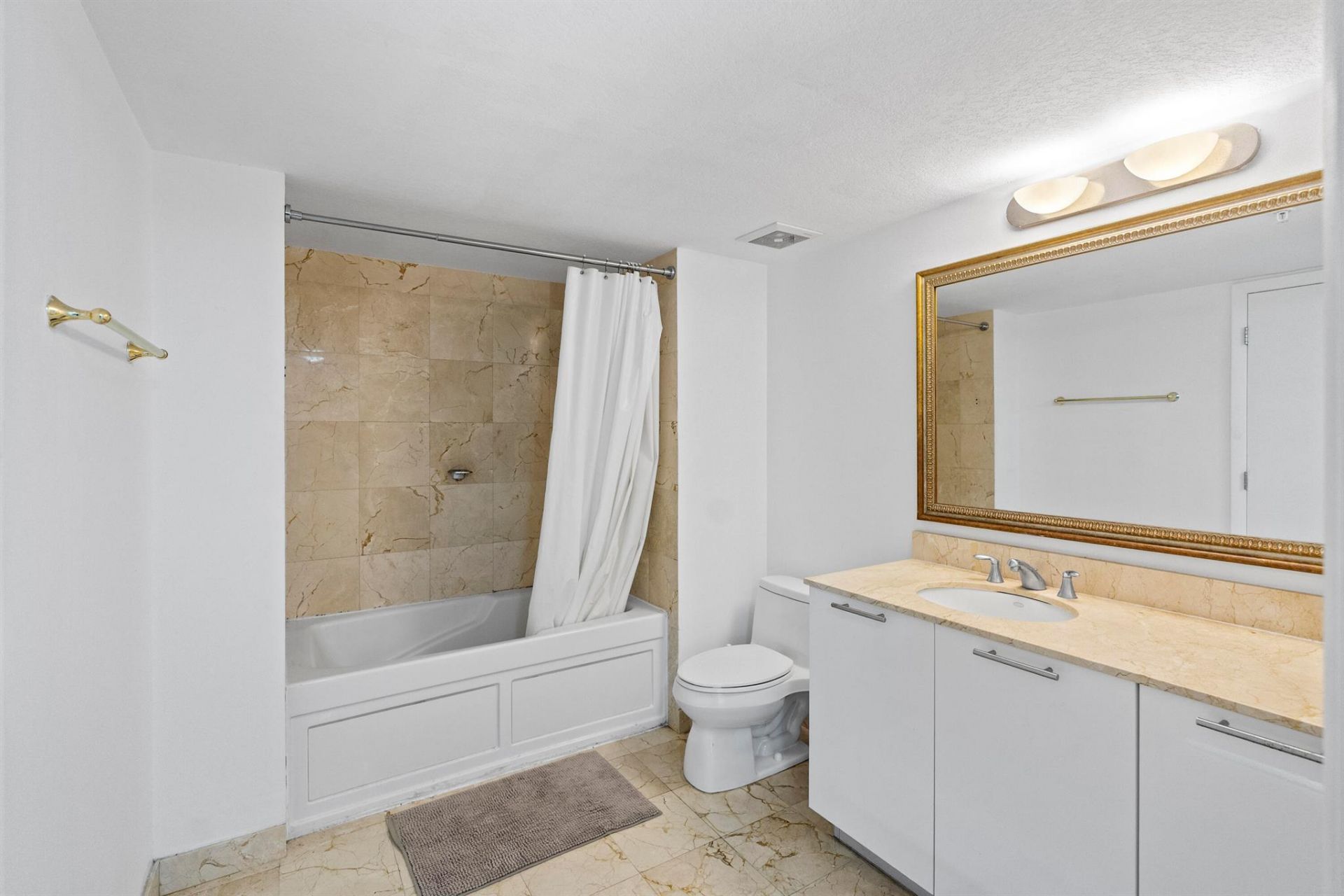 1800 N Bayshore Drive, Unit 3802, Miami, FL 33132 Photo