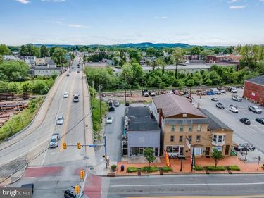 300-302 MARKET STREET, LEMOYNE, PA 17043