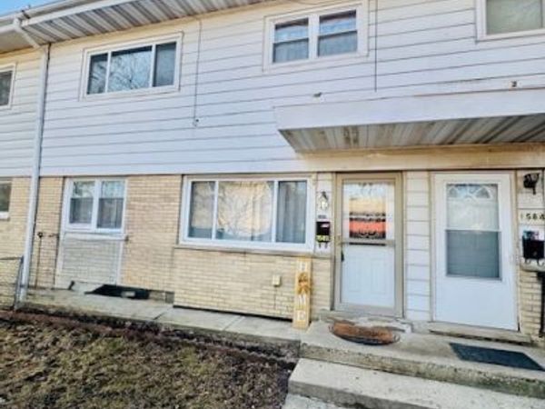 1582 Pennsylvania Avenue, Des Plaines, IL 60018