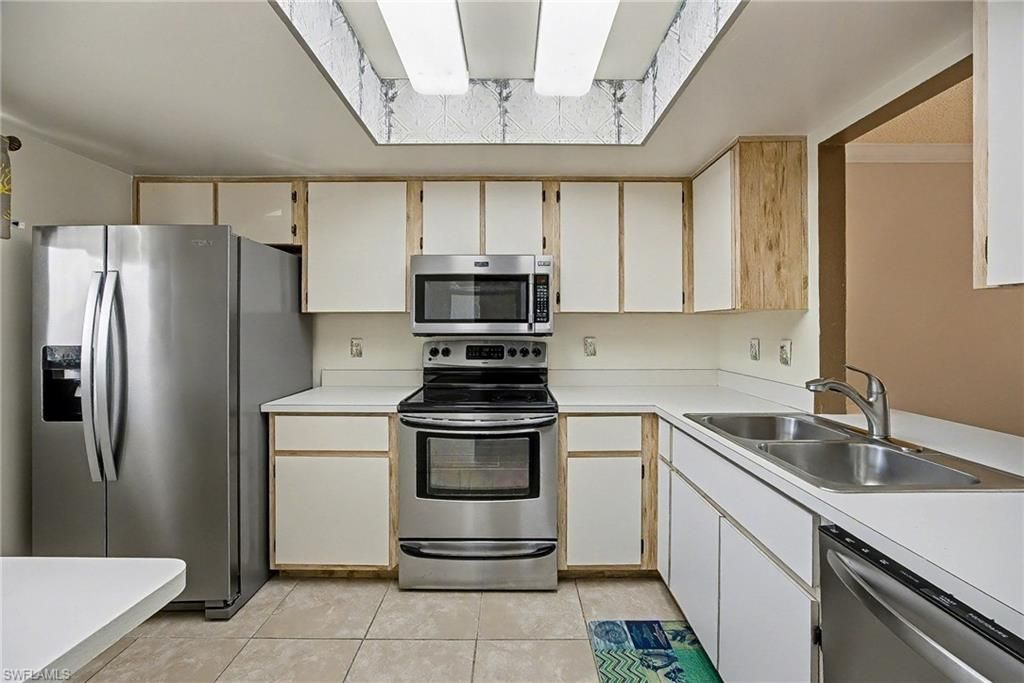 423 Cape Coral Pkwy W, Unit 202, Cape Coral, FL 33914 Photo