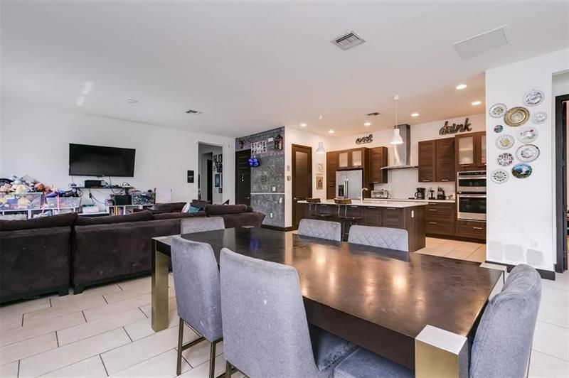 15901 SW 136th Way, Miami, FL 33196 Photo