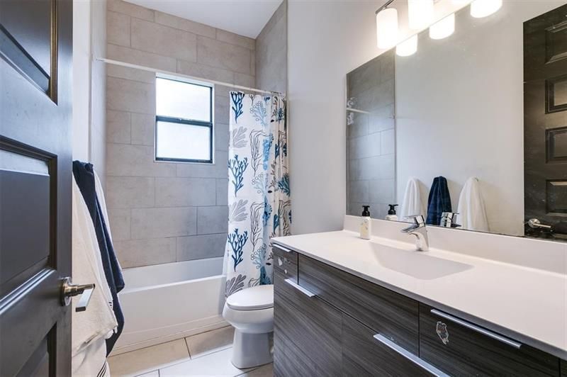 15901 SW 136th Way, Miami, FL 33196 Photo