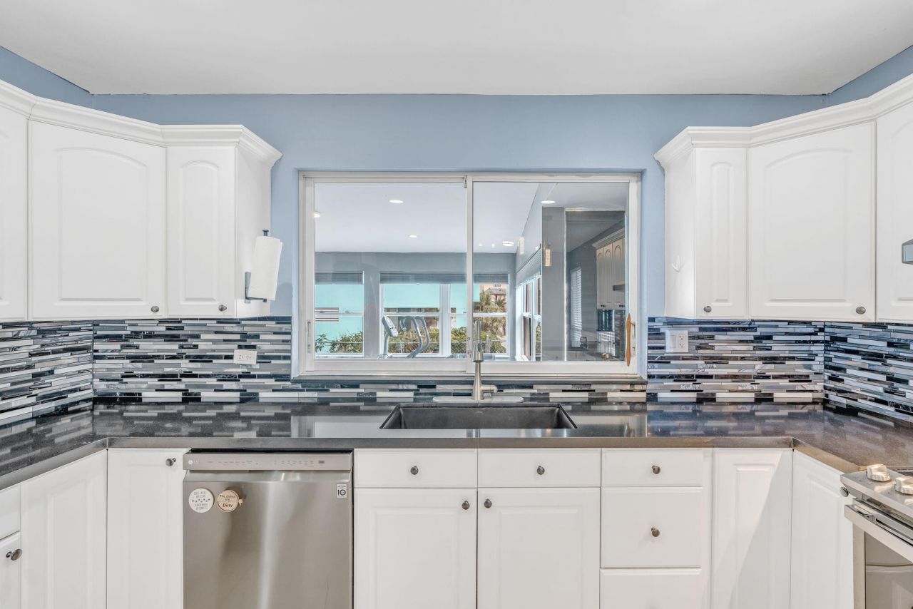 304 2nd Terrace, Key Largo, FL 33037 Photo