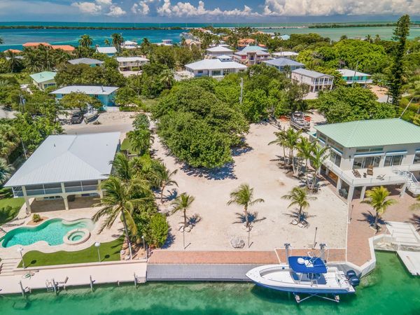 219 W Seaview Drive, Duck, FL 33050