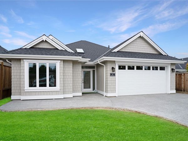 612 Rainbow Way, Parksville, BC V9P 1H3