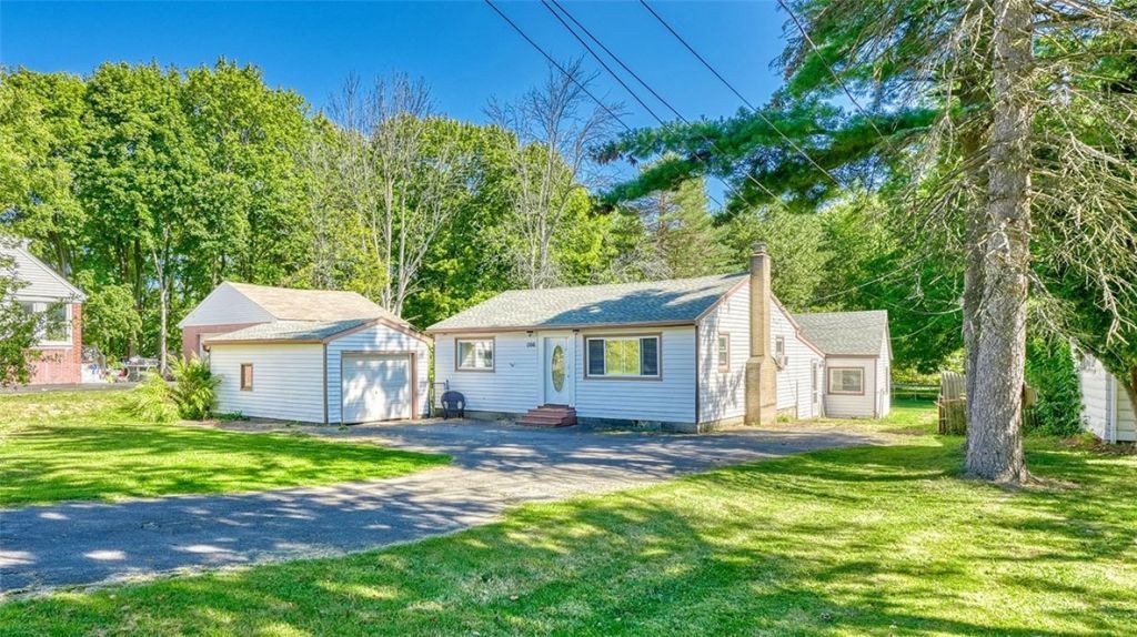 1166 Bay Rd, Webster, NY 14580 Main Photo