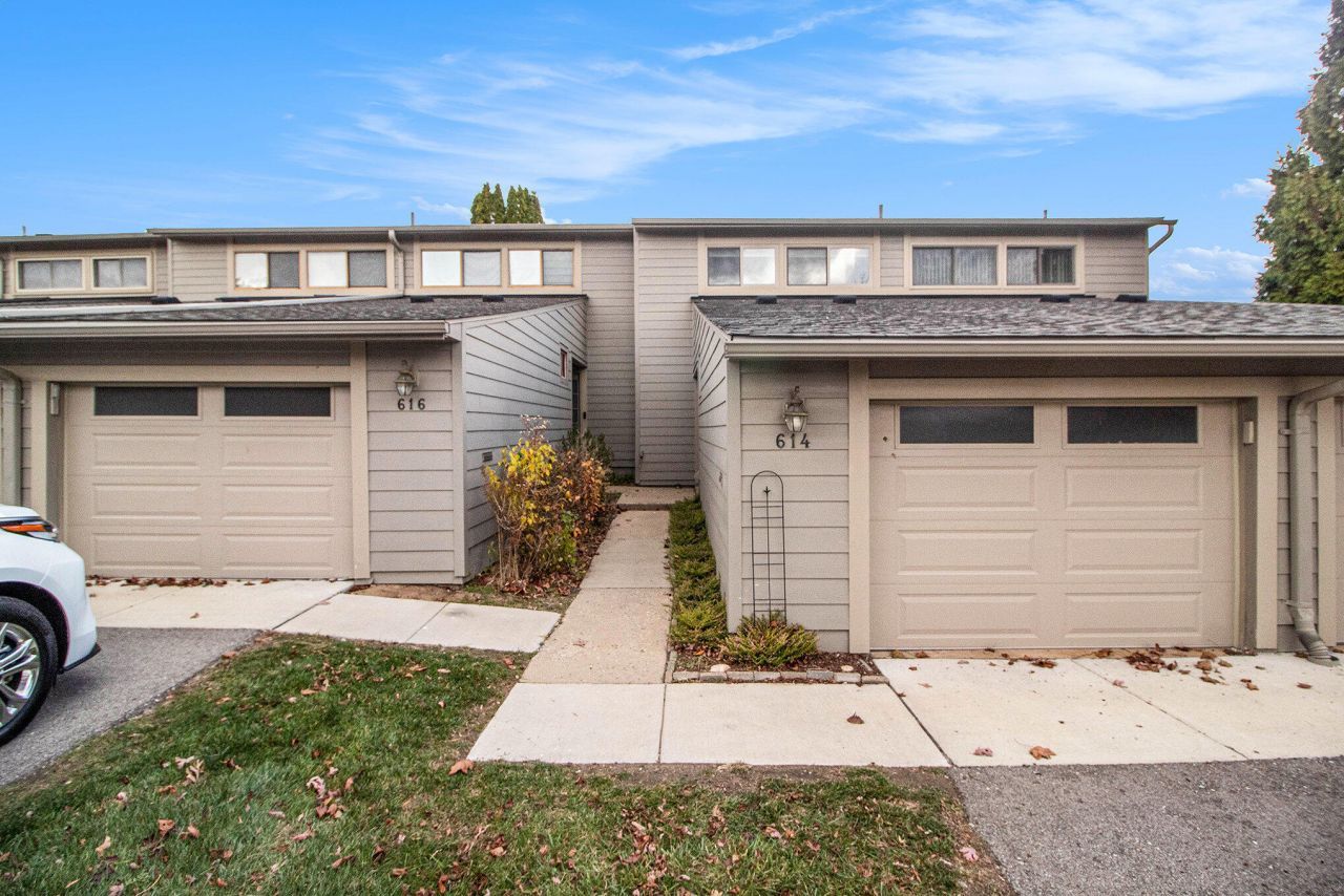 614 Peninsula Court, Ann Arbor, MI 48105 Main Photo