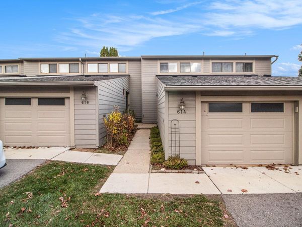 614 Peninsula Court, Ann Arbor, MI 48105