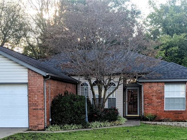 470 Robin Hood Court, Springdale, AR 72764