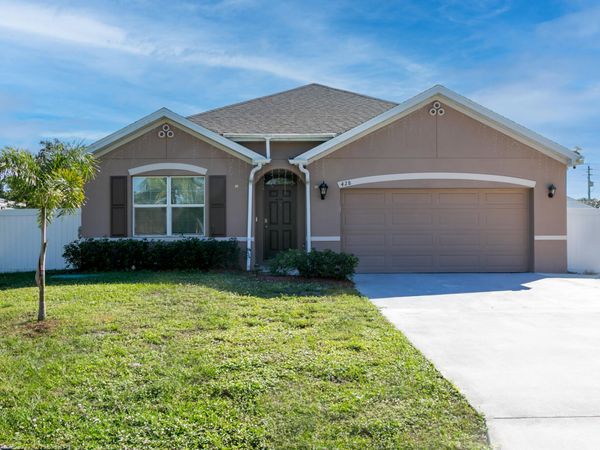 428 SE Fairchild Avenue, Port Saint Lucie, FL 34984