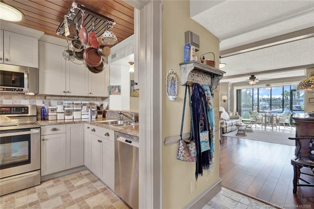 1950 SW Palm City Road, Unit 6-103, Stuart, FL 34994 Photo