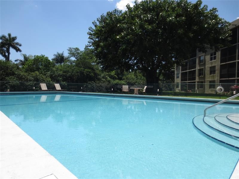 1700 S Ocean Blvd, Unit 5B, Lauderdale by the Sea, FL 33062 Photo