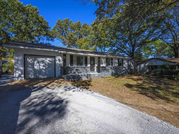 710 Village St., Newark, AR 72562