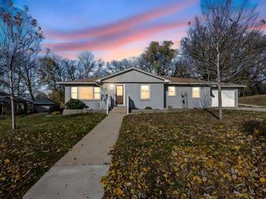 110 Circle Drive, Jackson, MN 56143