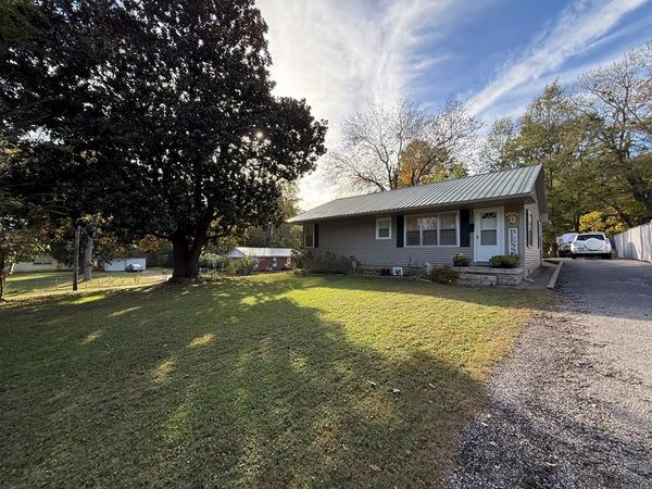308 Sandra Street, Paris, TN 38242
