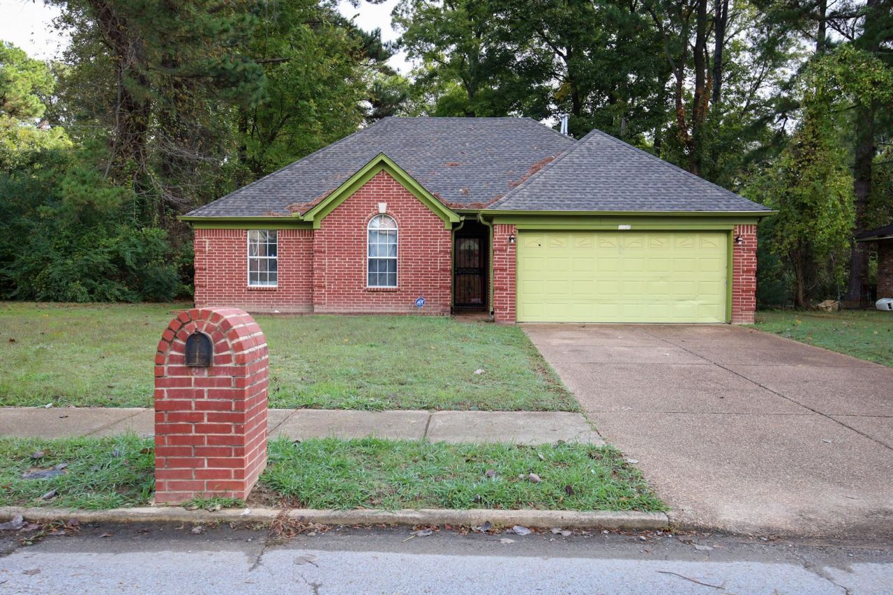 2986 SPRING HILL DR Memphis, TN 38127