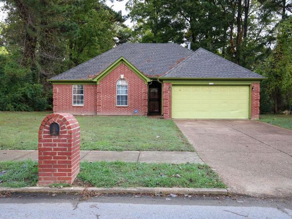 2986 SPRING HILL DR, Memphis, TN 38127