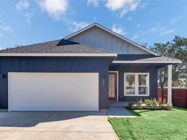 639 Magnolia LN, Cottonwood Shores, TX 78657