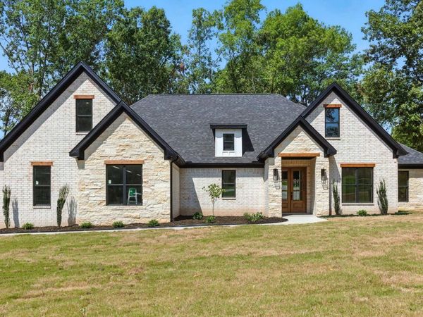 301 Abrielle Lane, Benton, AR 72015